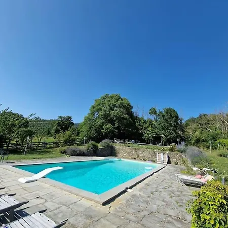 Holiday home Borgo Il Cantuccio - Casa Simona Con Piscina Condivisa